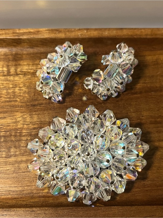 Source Unknown Jewelry - SET Crystal Aurora Borealis Clip Earrings and Brooch Set